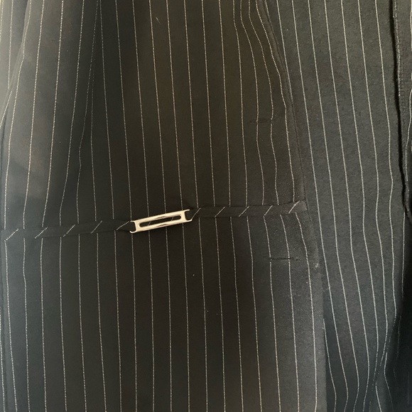 BLACK AND WHITE STRIPED BLAZER 🤍 - Picture 3 of 6